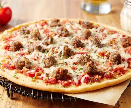 All-American Cheeseburger Pizza