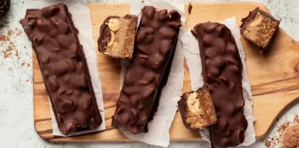 Snickers-Style Protein Bars